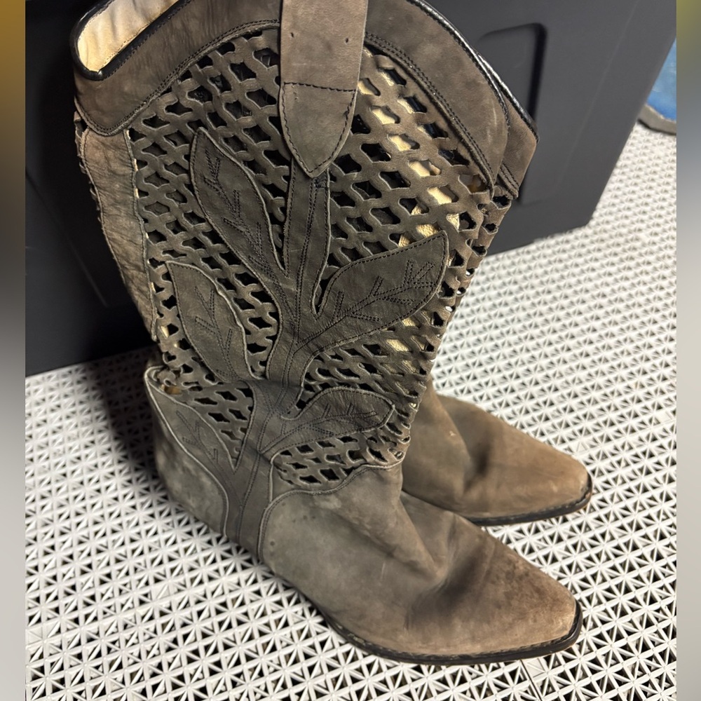 Charles David Brown Leather Cutout Western Style Boots